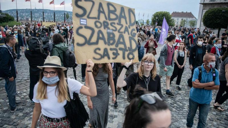Csak a magyar lakosság egynegyede véli úgy, hogy a sajtó teljes mértékben szabadon működik.