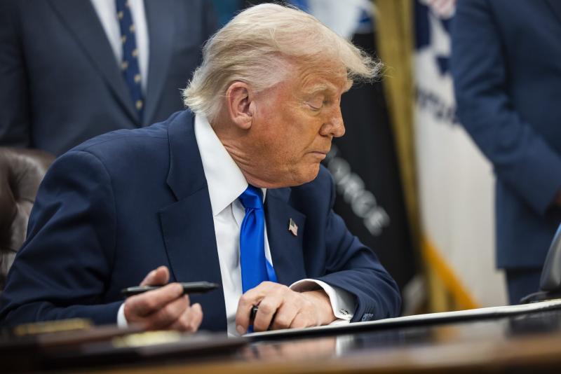 Trump legújabb, merész javaslata: a kitoloncolt migránsokat Ukrajnába irányítaná – mindezt a háborús helyzet ellenére.