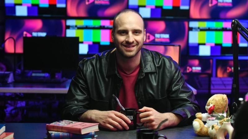 Brasch Bence új kihívás elé néz, hiszen egy különleges szerepben lép színre, ami nem mindennapi lehetőség számára.