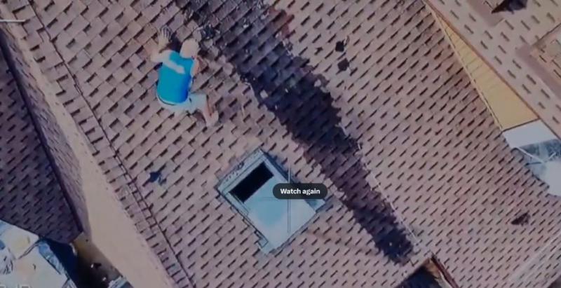 Oroszországban egy tetőjavító munkásra robbantottak bombát, ami sokkolta a közvéleményt. A baleset körülményei még tisztázatlanok, de a helyi hatóságok sürgősen nyomozásba kezdtek az ügyben. A tragikus esemény rávilágít a háborús helyzet következményeire,