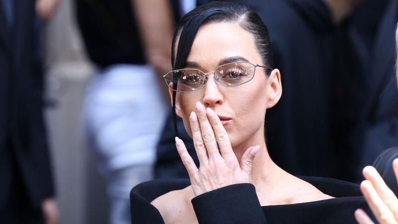 Justin Trudeau exfelesége mélyen megviseltnek tűnik, miután értesült arról, hogy volt férje Katy Perryvel kezdett romantikus kapcsolatot. Az események nyomán számos érzelem kereszteződik benne, hiszen a múlt elválasztotta őket, de a friss hírek újra felsz