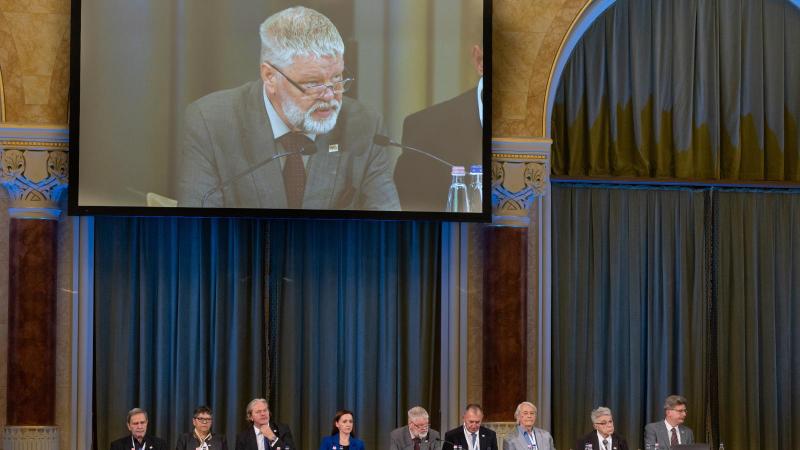 A Magyar Művészeti Akadémia új tagjainak megválasztásakor sikerült figyelmen kívül hagyni Krasznahorkai László irodalmi Nobel-díját.